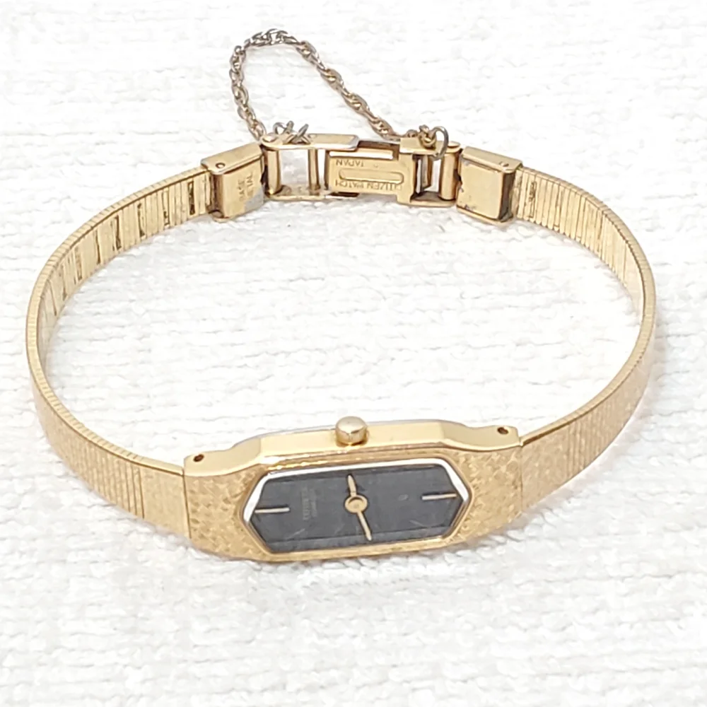 Vintage Citizen Women's Gold Plated Watch 7 Jewels Black Dial Hexagonal Crystal